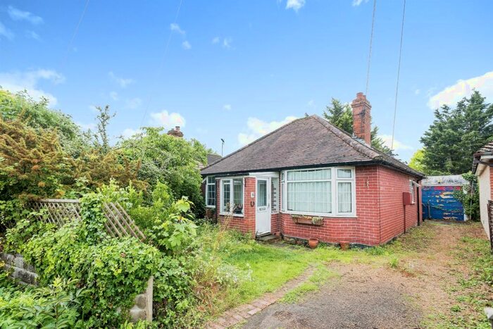 2 Bedroom Detached Bungalow For Sale In New Road, Radley, Abingdon, OX14