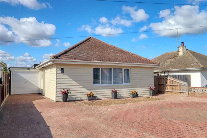 3 Bedroom Bungalow For Sale In Walton Road, Walton On The Naze, CO14