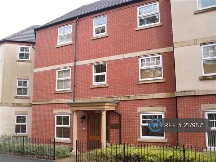2 Bedroom Flat To Rent In Kings Norton, Birmingham, B30