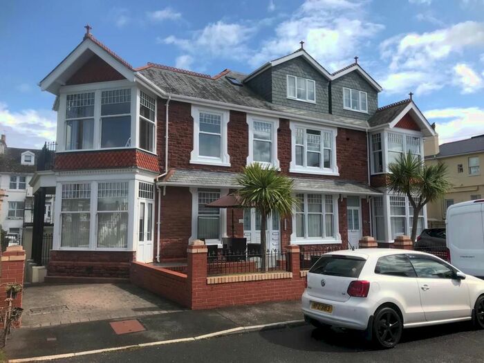 2 Bedroom Flat To Rent In - Stafford Road, Paignton, TQ4