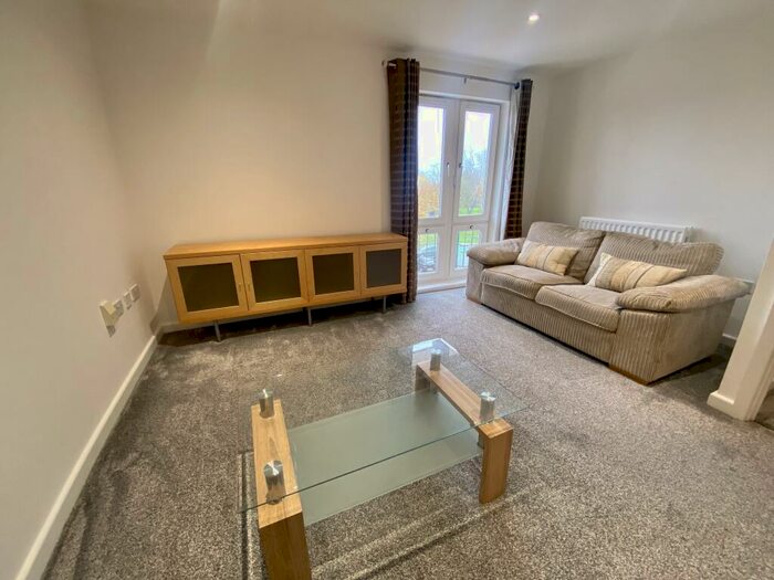 2 Bedroom Maisonette To Rent In Amalfi House, Ffordd Garthorne, Cardiff Bay, CF10