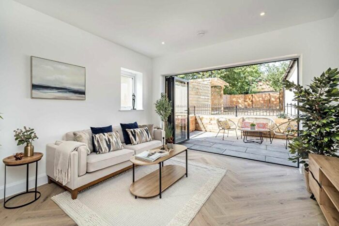 1 Bedroom Flat For Sale In Court Farm Road, Eltham, SE9