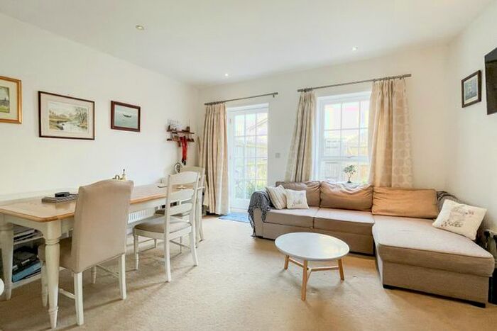 4 Bedroom Town House To Rent In Westwood Drive, Canterbury, Kent, CT2