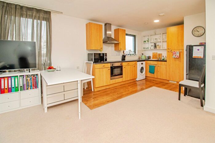 2 Bedroom Flat For Sale In Wetherburn Court, Bletchley, Milton Keynes, MK2