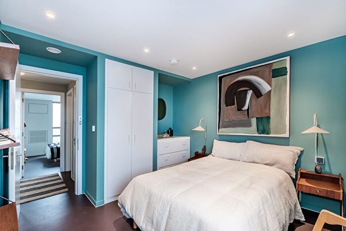 2 Bedroom Flat To Rent In Balfron Tower, St Leonards Road, London, E14