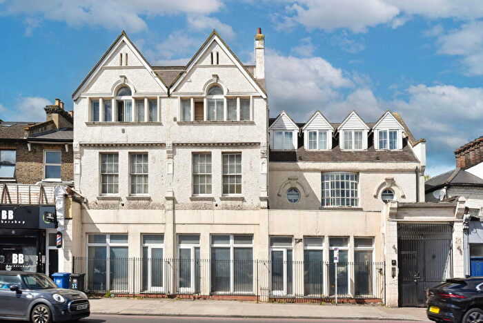 Studio For Sale In Catford Hill, London, SE6