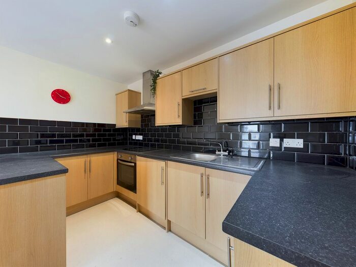 1 Bedroom Flat To Rent In Bath Road, Cheltenham, Gloucestershire, GL53