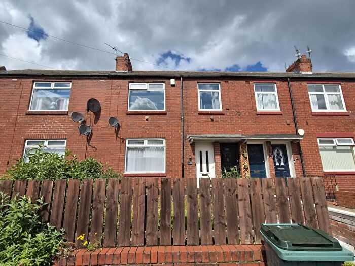 2 Bedroom Flat To Rent In Chatsworth Gardens, Newcastle Upon Tyne, NE6