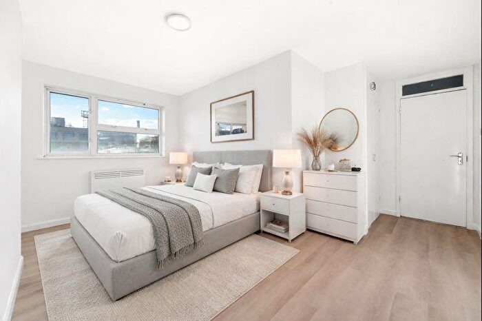 1 Bedroom Apartment To Rent In Elizabeth Clyde Road, London, N15