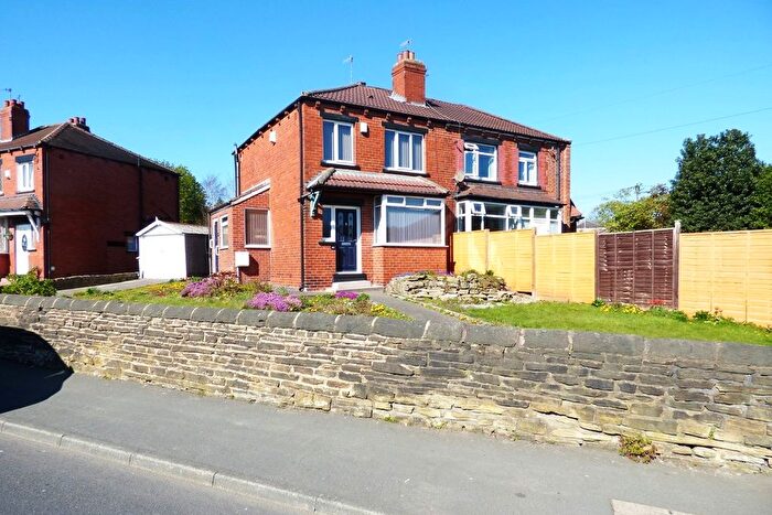3 Bedroom Semi-Detached House For Sale In Waterloo Lane, Leeds, LS13