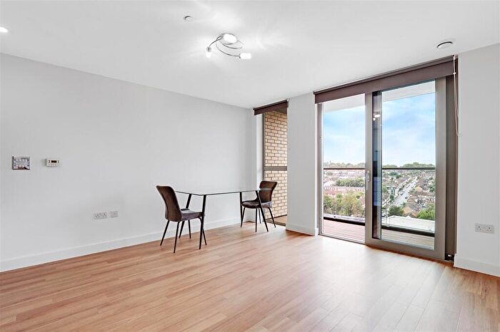 2 Bedroom Apartment For Sale In Venice Corte, Lewisham, SE13