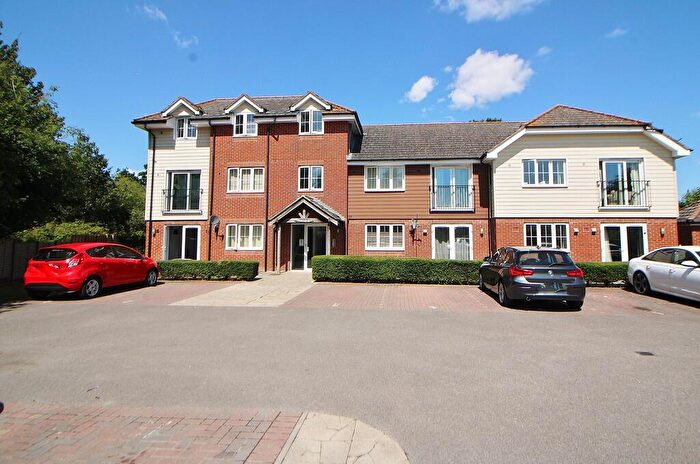 2 Bedroom Apartment For Sale In The Oaks, - Hambledon Road, PO7