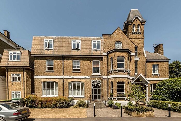 1 Bedroom Flat To Rent In Hampton Road, Teddington, TW11