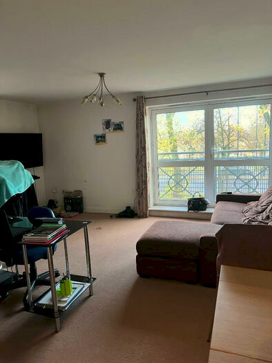 2 Bedroom Flat To Rent In Flat Gean Court, Cline Road, London., N11