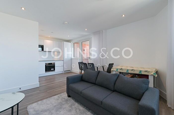 1 Bedroom Flat To Rent In Ashwell House, Healum Avenue, Southall, UB2