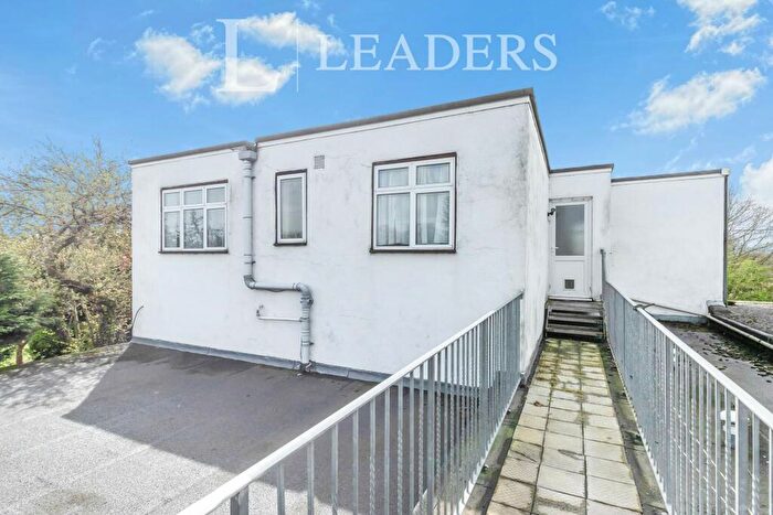 2 Bedroom Flat To Rent In Lower Horsebridge, BN27