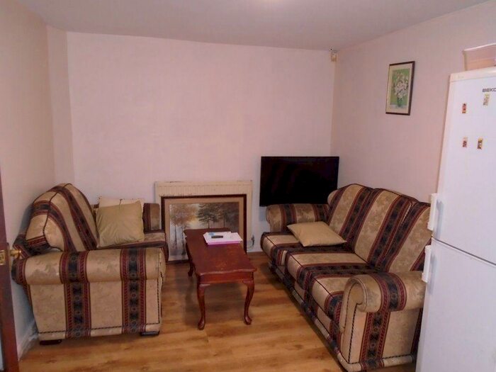 4 Bedroom House To Rent In Watermill Close, Birmingham, B29