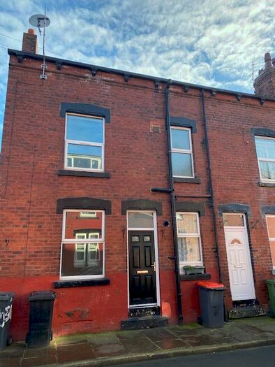 2 Bedroom Terraced House To Rent In Whingate Avenue, Leeds, West Yorkshire, LS12