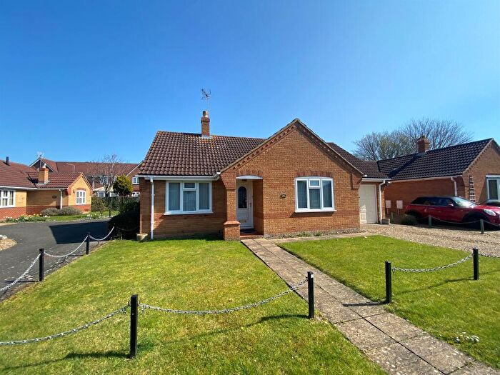 2 Bedroom Detached Bungalow For Sale In Clydesdale Crescent, Spalding, PE11