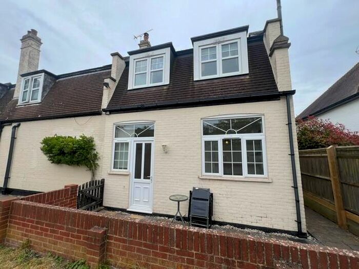 1 Bedroom House To Rent In New Dover Road, Canterbury, CT1