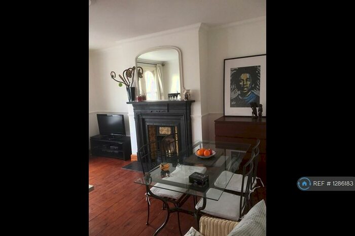 3 Bedroom Maisonette To Rent In Queens Crescent, London, NW5