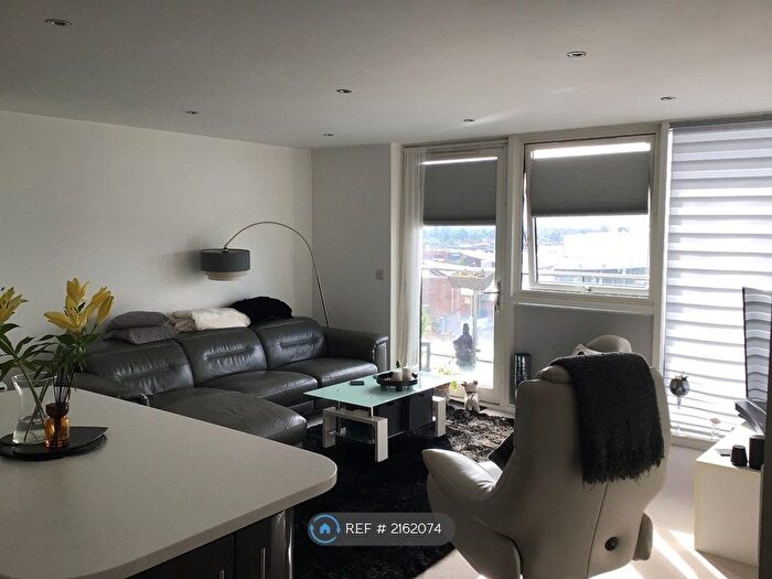 3 Bedroom Flat To Rent In Great Western Street, Aylesbury, HP20