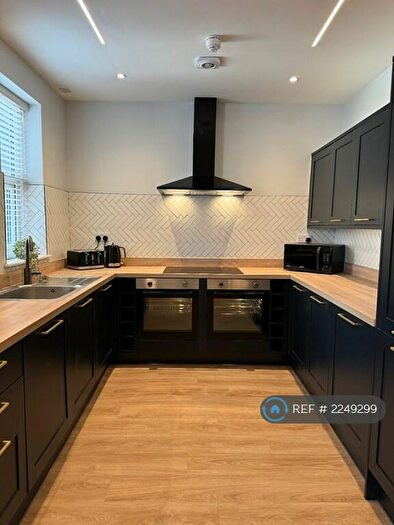 6 Bedroom Terraced House To Rent In Gresford Avenue, Liverpool, L17