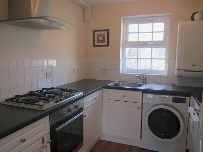 2 Bedroom Flat To Rent In Emily Gardens, Plymouth, Devon, PL4