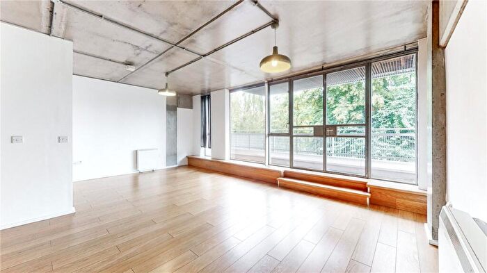 Apartment To Rent In Union Wharf, N1