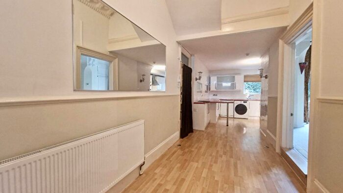 2 Bedroom Apartment To Rent In Palmeira Avenue Mansions, Church Road, Hove, BN3