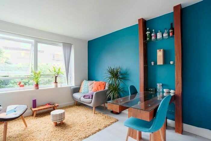 2 Bedroom Flat To Rent In Regents Square, Bow, London, E3