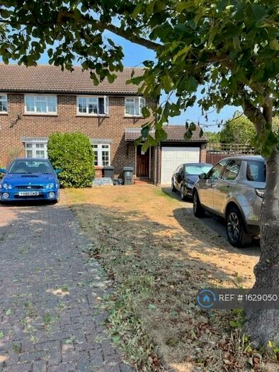 3 Bedroom Semi-Detached House To Rent In Willowmead, Hertford, SG14