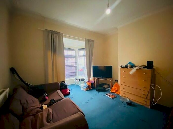 4 Bedroom House To Rent In Milton Road, Polymond, SO15