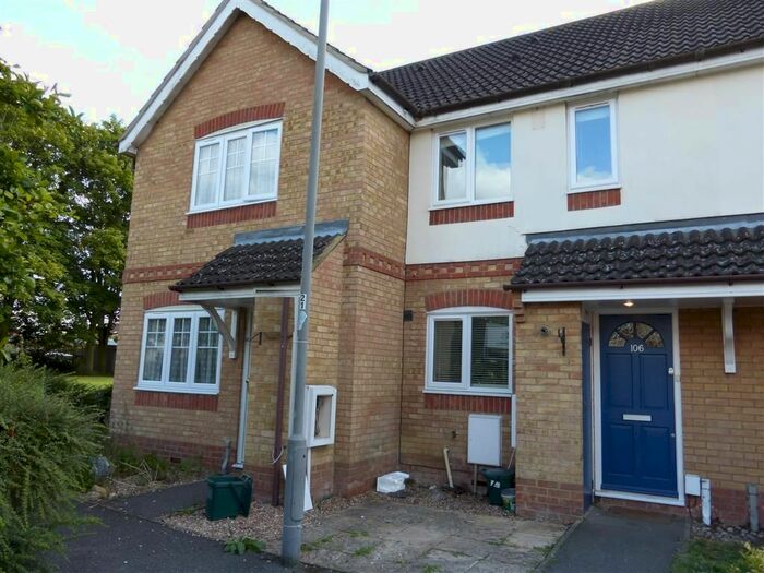 2 Bedroom Property To Rent In Carnation Way, Aylesbury, HP21