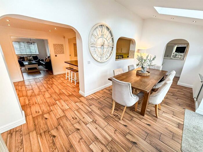 4 Bedroom Detached House For Sale In Maes Hyfryd, Chirk, LL14