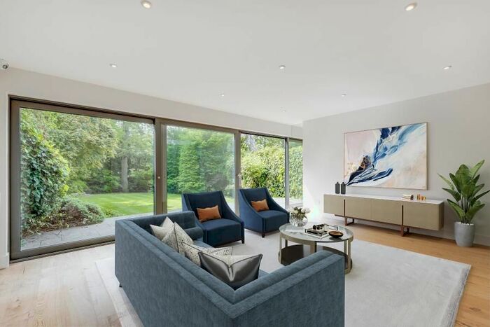 5 Bedroom Detached House To Rent In Golders Park Close, London, NW11