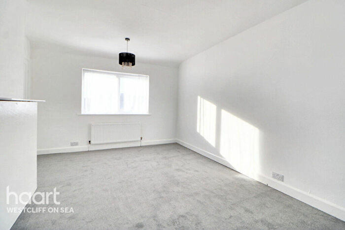 3 Bedroom Terraced House For Sale In Sutton Road, Southend-on-Sea, SS2
