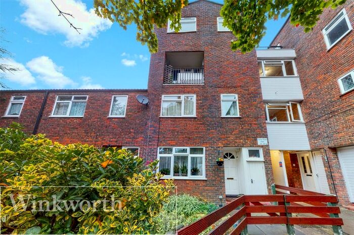 2 Bedroom Flat To Rent In Farrier Road, Northolt, UB5
