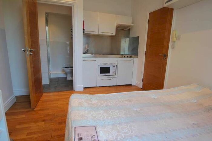 Studio To Rent In Belsize Road, Swiss Cottage, NW6