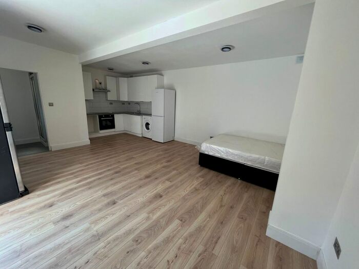 1 Bedroom Studio To Rent In Grosvenor Road, Dagenham, RM8