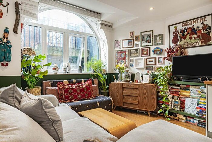 1 Bedroom Apartment For Sale In Henriques Street, London, E1