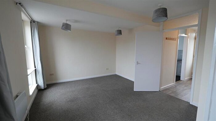 2 Bedroom Flat To Rent In High Street, Chatteris, PE16