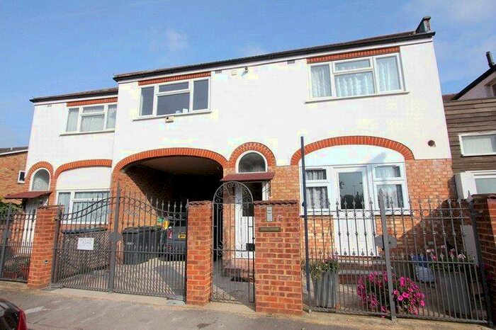 1 Bedroom Apartment To Rent In Tuscany House, Annington Road, East Finchley, London, N2