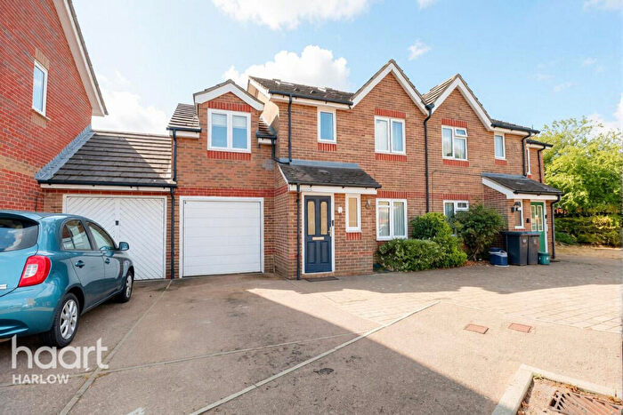 4 Bedroom Semi-Detached House For Sale In Turnors, Harlow, CM20