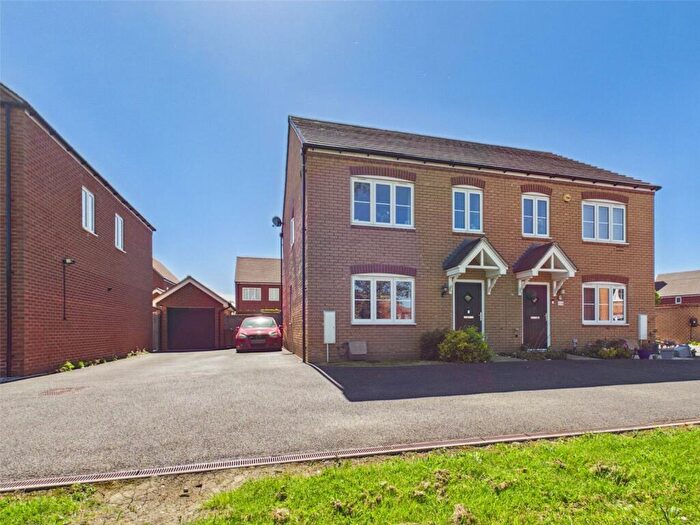 3 Bedroom Semi Detached House For Sale In Niblett Close, Hardwicke, Gloucester, Gloucestershire, GL2