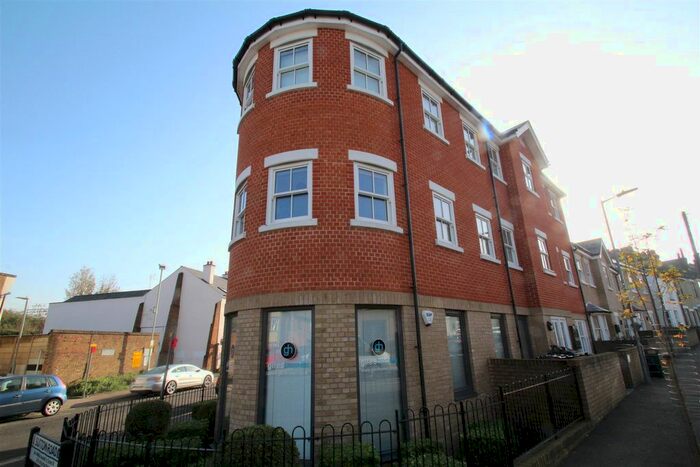 1 Bedroom Flat To Rent In Sutton Road, Watford, WD17