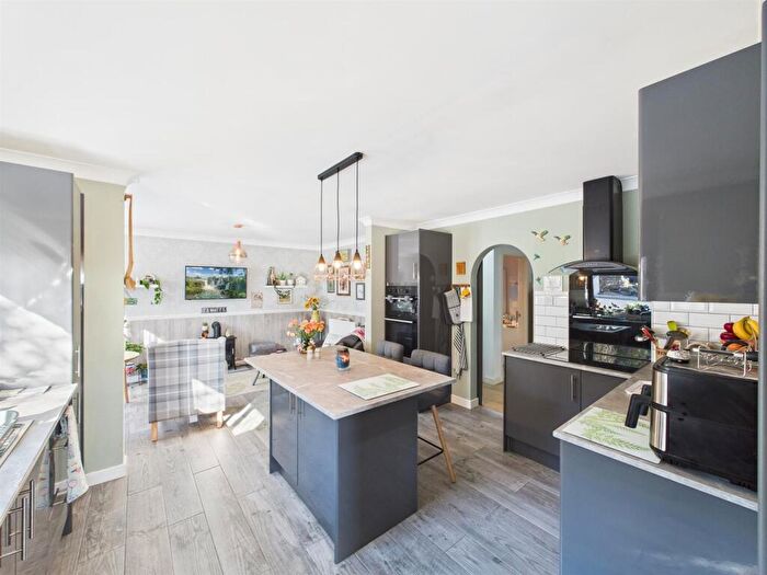 4 Bedroom Detached Bungalow For Sale In Heol Y Meinciau, Pontyates, Llanelli, SA15