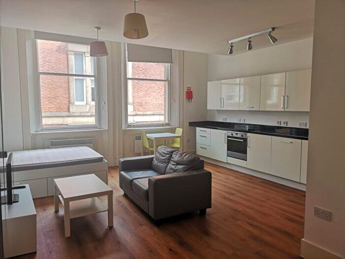 Flat To Rent In Town Hall, Bexley Square, Salford, Manchester, M3
