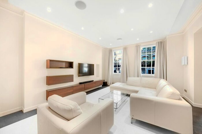 4 Bedroom Flat To Rent In Old Brompton Road, London, SW5