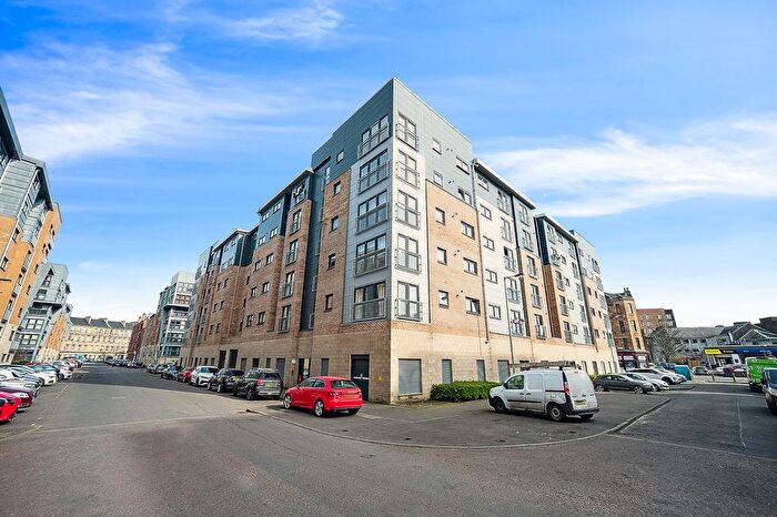 2 Bedroom Flat To Rent In Barrland Street, Pollokshields, Glasgow, G41